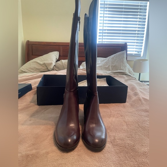 Brand New in Box Ladies Cole Hahn size 8.5 Wide Hayes Tall Boots - Picture 4 of 9